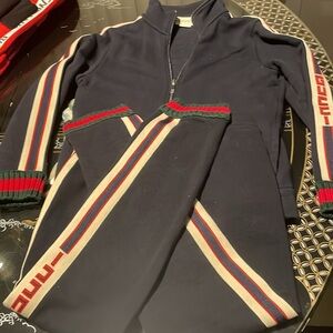 “It’s Gucci” Gucci warmup - Size 8